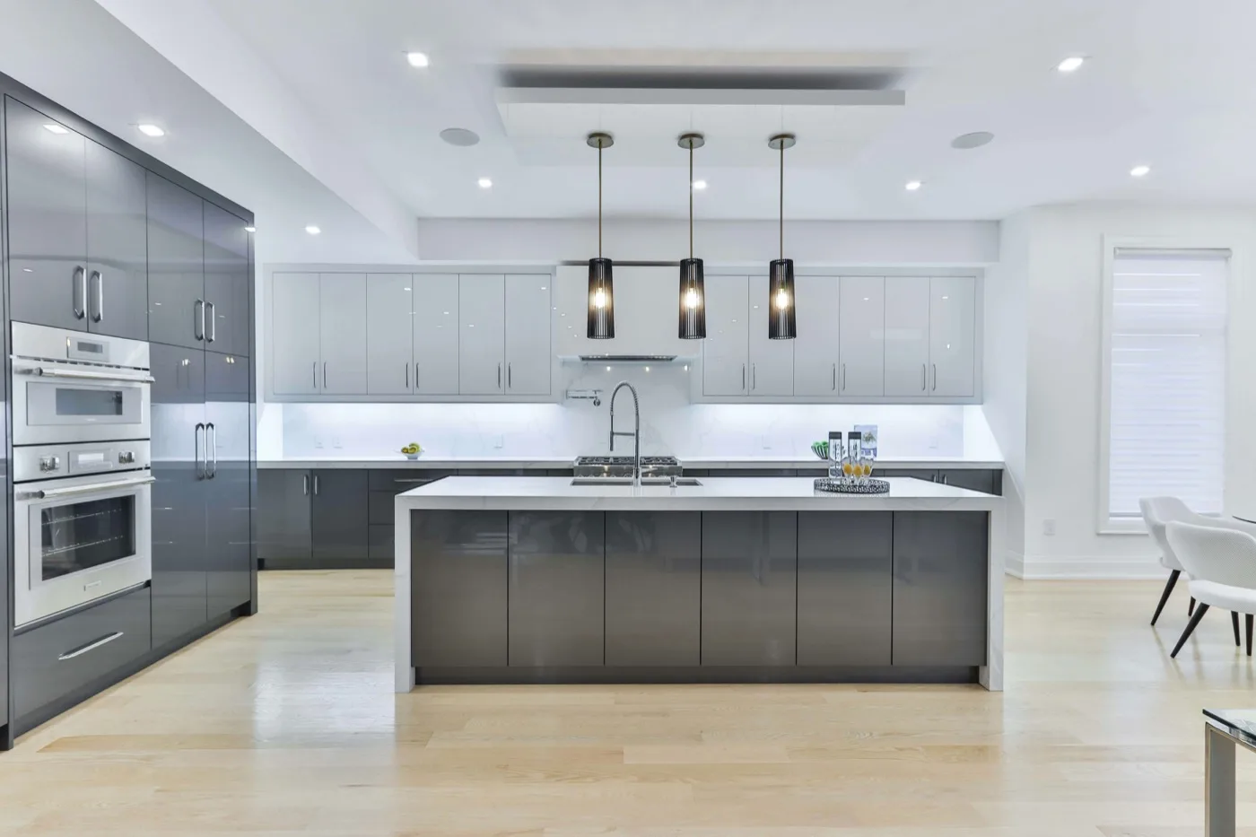 modern gray kitchen with large island and double wall oven Fort Lauderdale – Fort Lauderdale FL